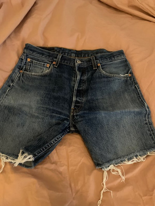 Gallastuttbuxur levis