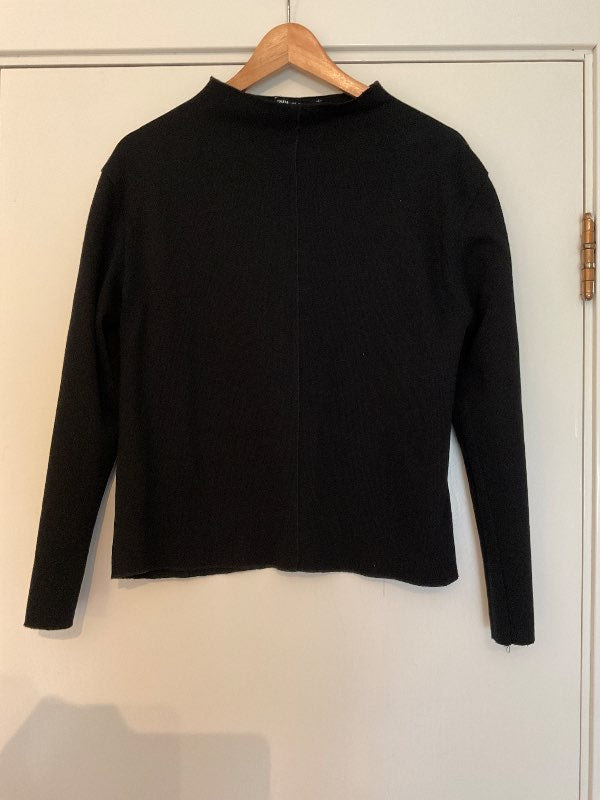 Zara svartur toppur