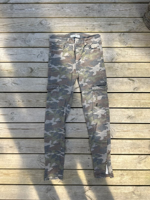 Pull&Bear camo buxur