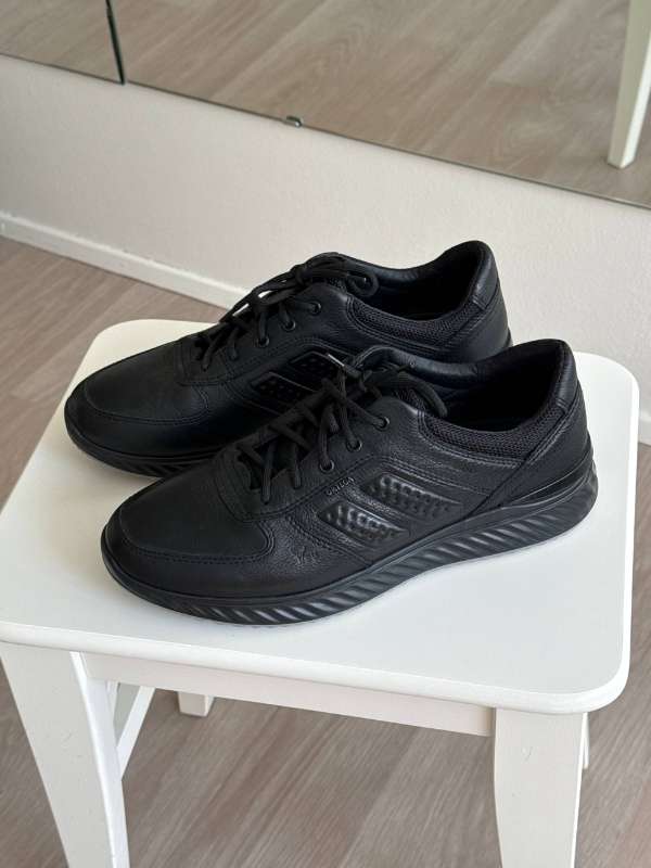 Black skin sneakers