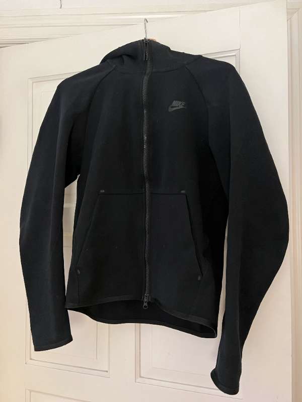 Nike tech fleece peysa