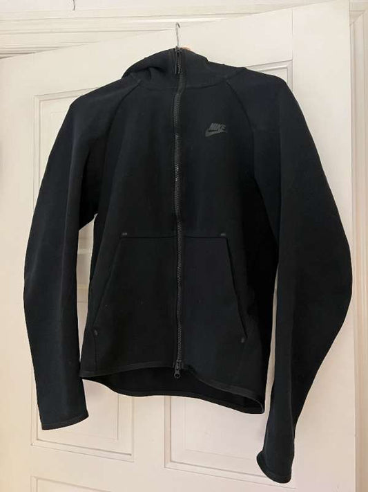 Nike tech fleece peysa